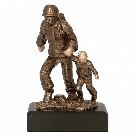 Lijevani trofej Firefighter Protecting a Child_EliteSport